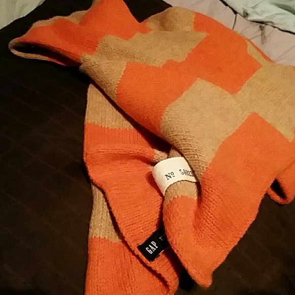 Scarf - Picture 2 of 2