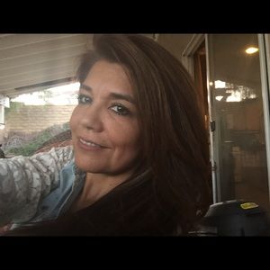 Meet your Posher, Mia