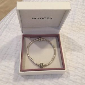 *NEW* Pandora bracelet