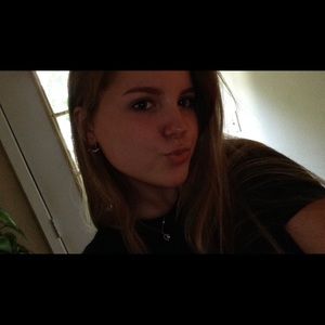 Meet your Posher, Celeste