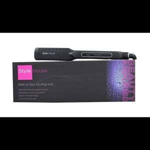 Style House : Wet or Dry Styling Iron