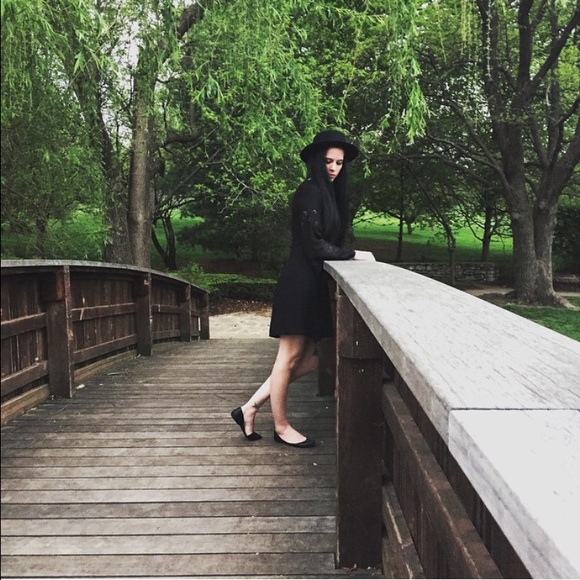 Meet your Posher, Megan - Picture 3 of 4