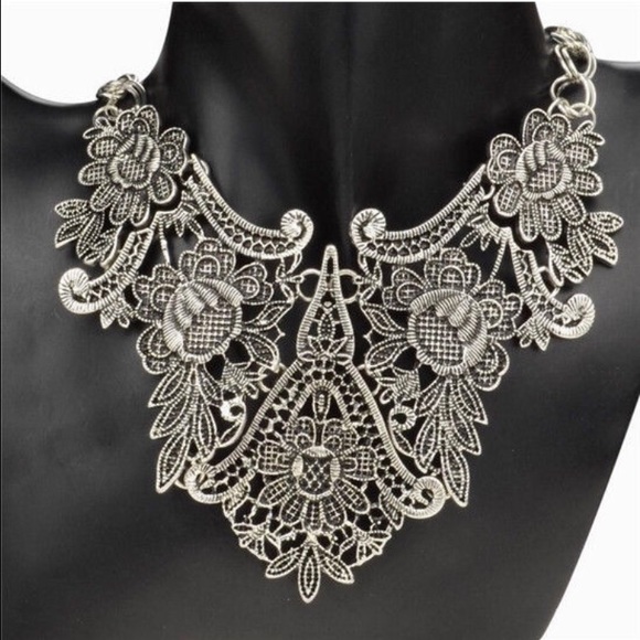 Chunky Collar Choker Statement Bib