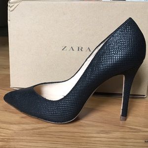 Zara Women Snake textured Leather Blk Pumps 6 36