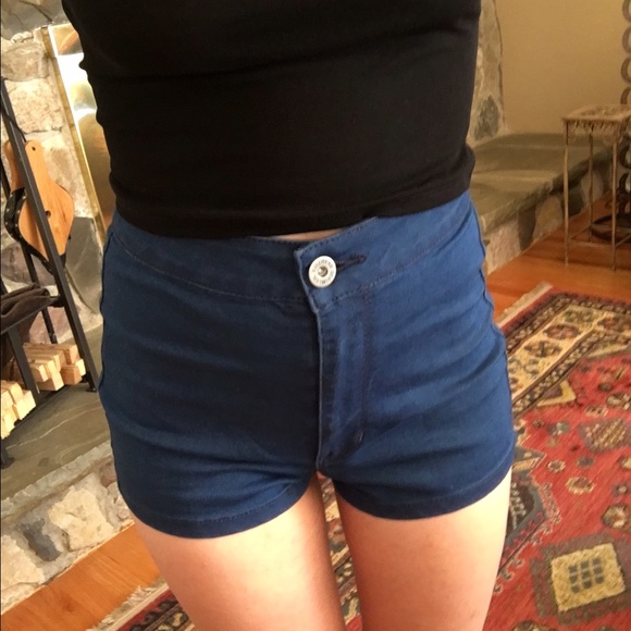 LOWEST ✨ High waisted hot shorts