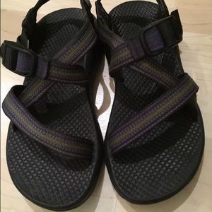 Chacos sport sandal purple black one strap