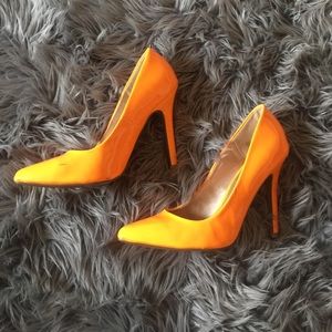 Qupid neon orange pointed toe heels. Qupid neon orange pointed toe heels.