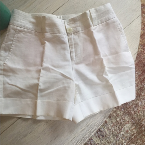 Banana Republic White Linen Shorts - Picture 1 of 3