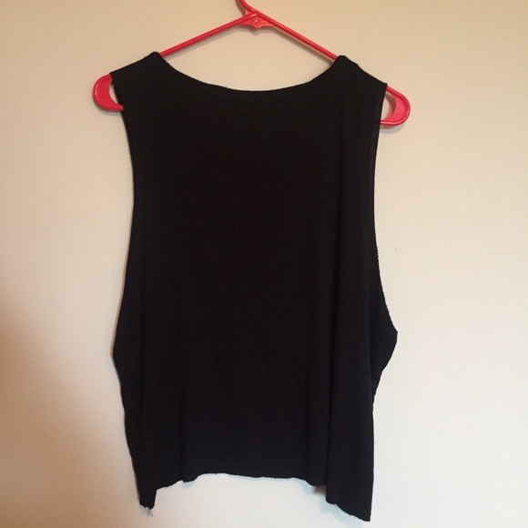 Tobi Horseshoe Muscle Tank - Picture 3 of 3