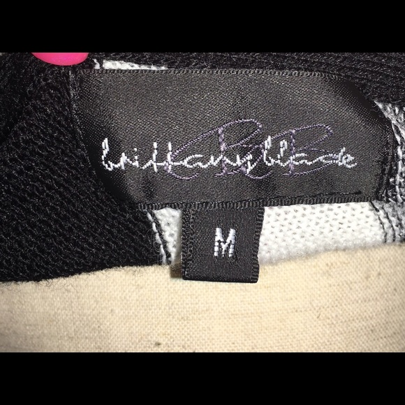 Beautiful Black&White Blouse - Picture 4 of 4