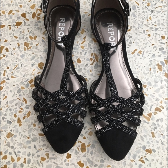 Flat strappy ballerina shoes