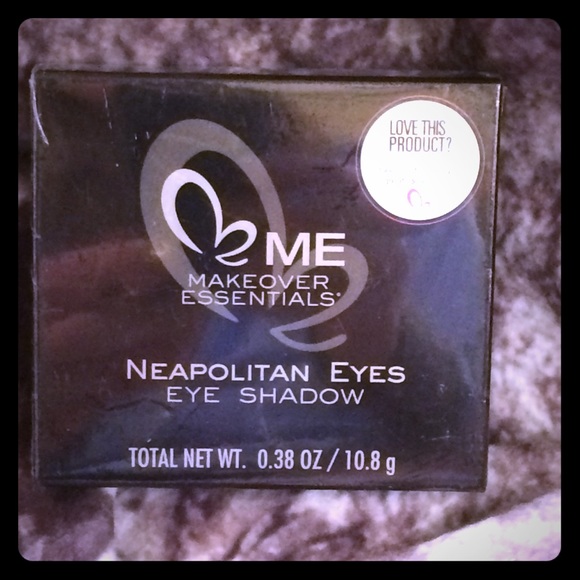 Eyeshadow Palette NWT - Picture 2 of 4