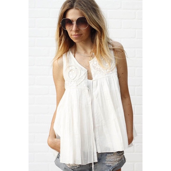 *SOLD*. Ascot+Hart RAGA White Heat Vest, Large - Picture 2 of 4