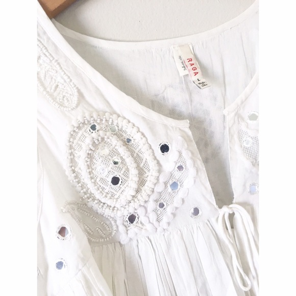 *SOLD*. Ascot+Hart RAGA White Heat Vest, Large - Picture 3 of 4