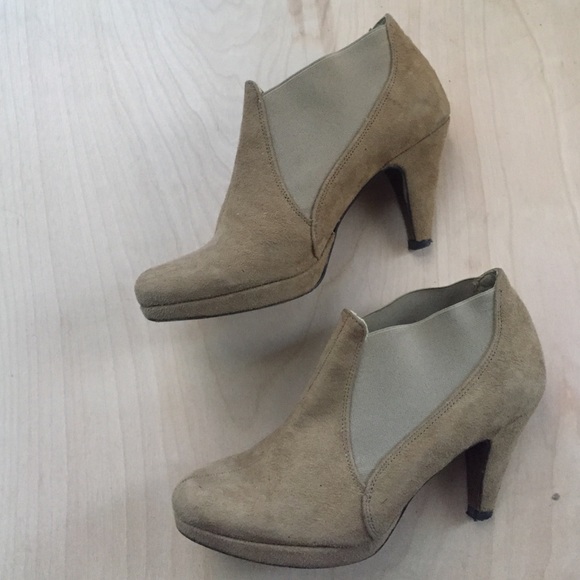 Heeled ankle boots - Picture 2 of 3