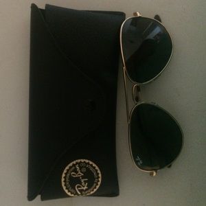 Ray Ban Classic Aviators (Size Small)