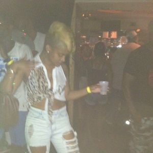 Meet your Posher, Ebony