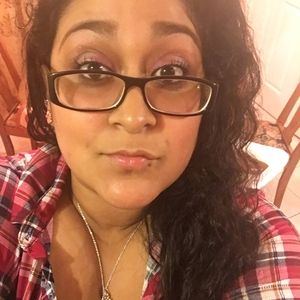 Meet your Posher, Yessica