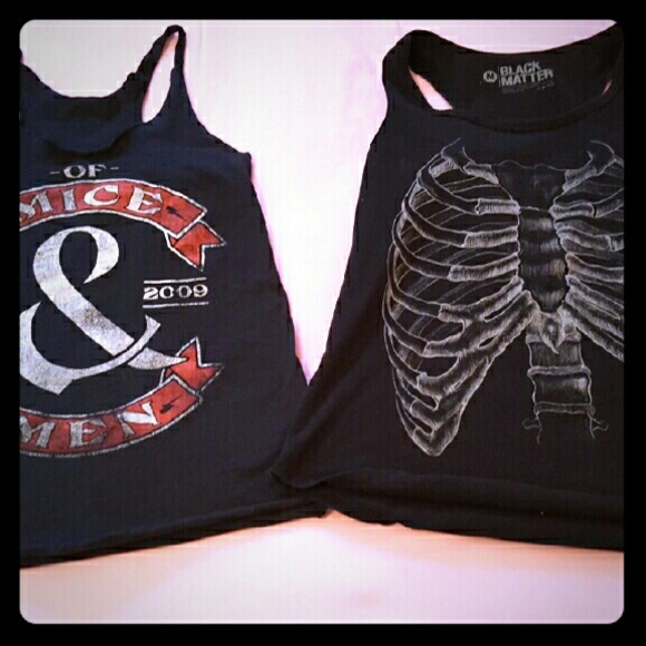 Sleeveless ts
