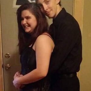 Meet your Posher, Hallie