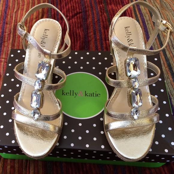 Kelly & Katie Shoes - Summer wedges!!