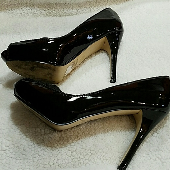 White House/ Black Market Peep Toe Heels - Picture 3 of 4