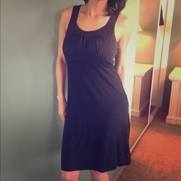 Alpine Design Sporty Black Dress