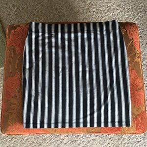 Vertically striped pencil skirt