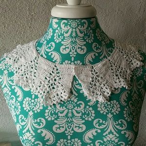 Vintage Crocheted Lace Peter Pan Collar