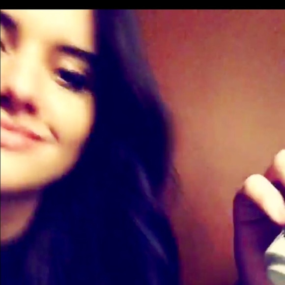 Meet your Posher, Eleni