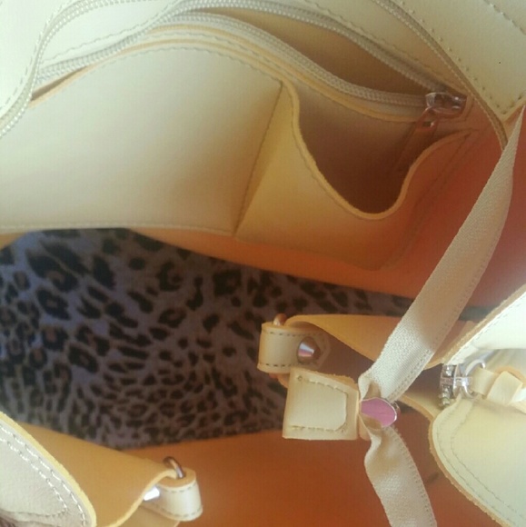 Tote - Picture 4 of 4