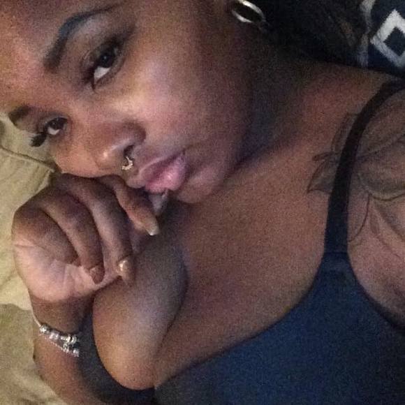 Meet your Posher, Nezzy