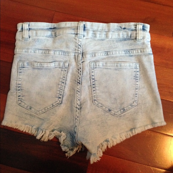 High waist stretchy shorts - Picture 2 of 4