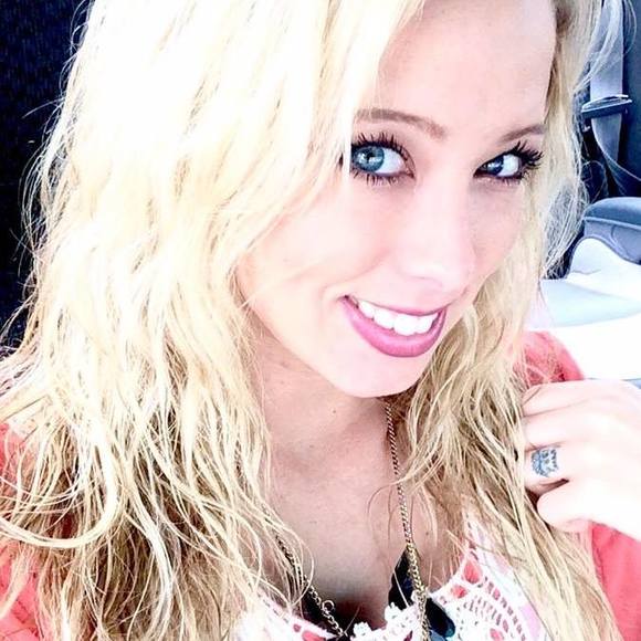 Meet your Posher, Tabitha - Picture 1 of 1