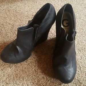 Women Guess Wedges