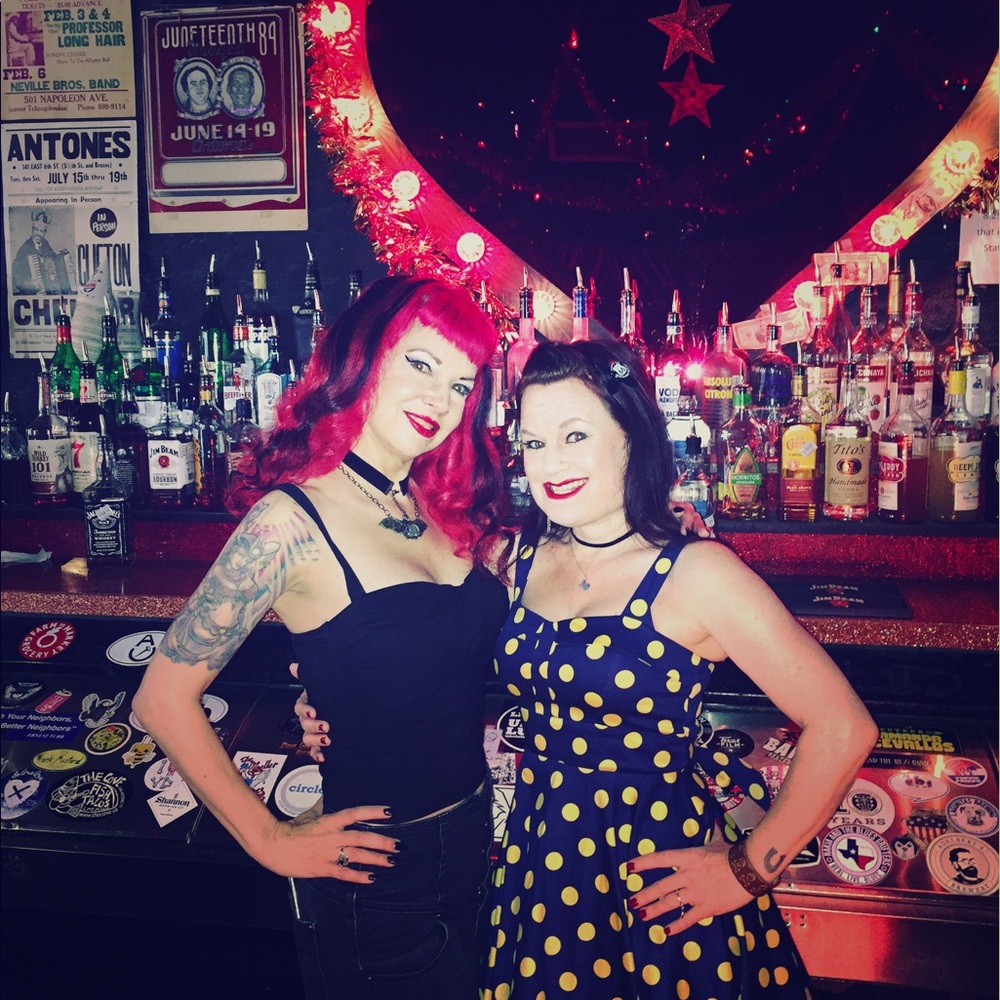 Athene- I am a fan of retro vintage rockabilly 🖤