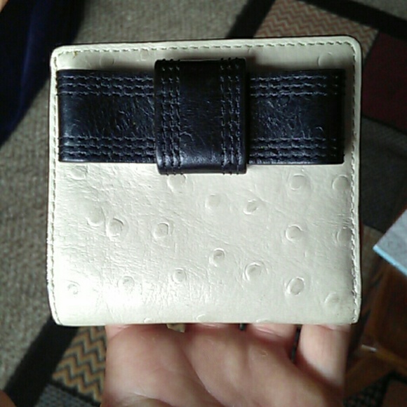 Kate Spade Wallet - Picture 2 of 4