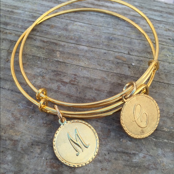 💖 Gold finish initial bracelet - Picture 4 of 4