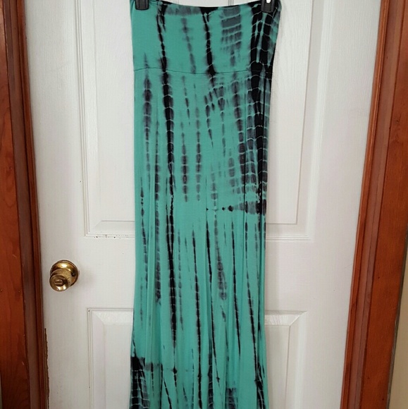Teal and back maxi fold-over skirt