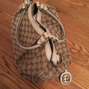 Authentic Gucci bAg