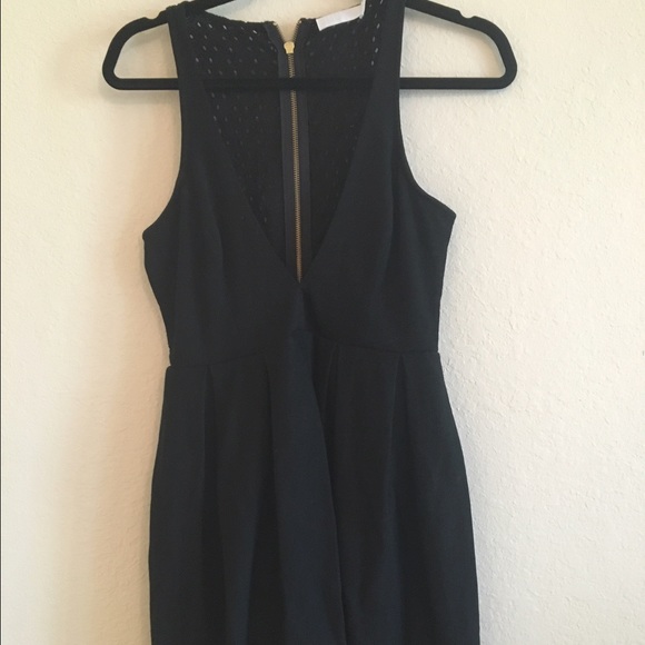Talulah size Small Black Deep V Mini