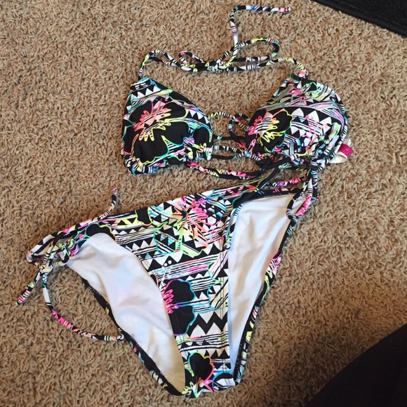 Bathing suit! NEVER WORN!