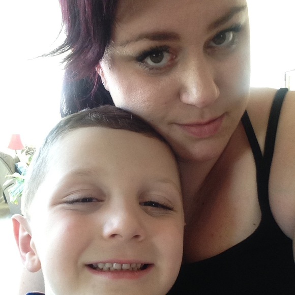 Meet your Posher, Scarlet - Picture 3 of 4