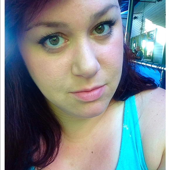 Meet your Posher, Scarlet - Picture 4 of 4