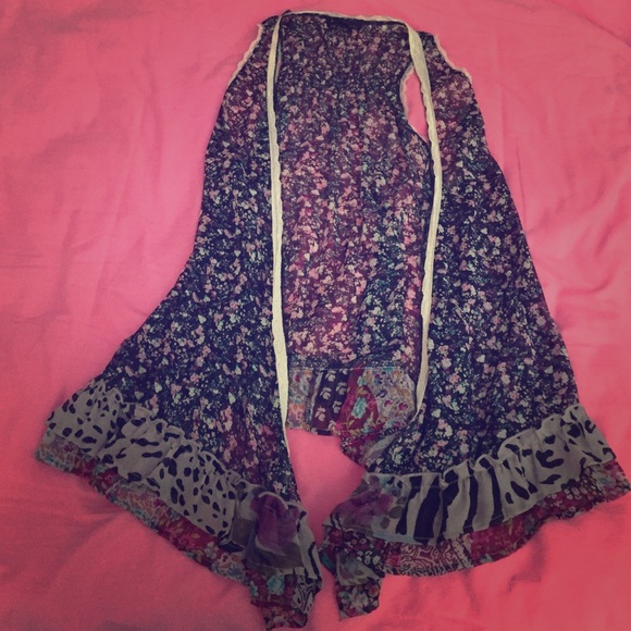 Floral Sleeveless Cardigan