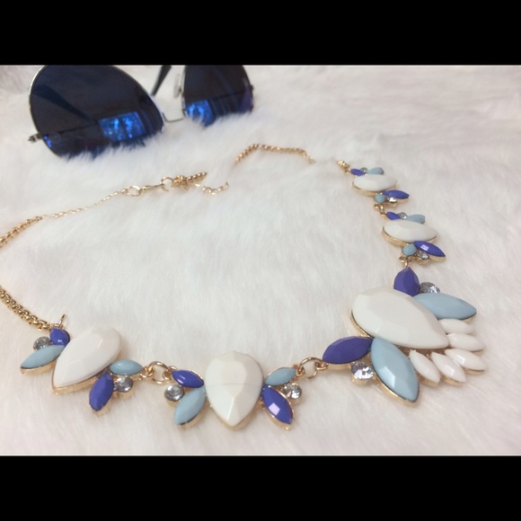 Jewelry - ☀️Posh Statement Necklace☀️