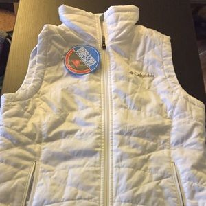 Brand New with rages Columbia white vest