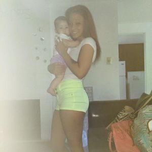 Meet your Posher, Dominique