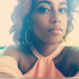 Meet your Posher, Kayla