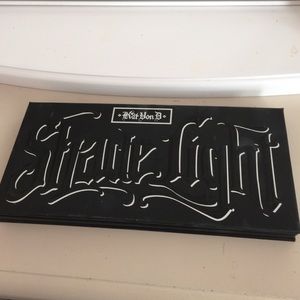 Kat Von D Shade Light contour pallet